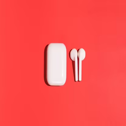 راهنمای جامع تمیز کردن AirPods 
