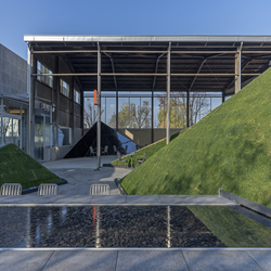 تغییر کاربری ساختمان سونا به کافهSlow But Better Café & Bakery