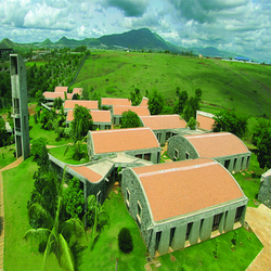 طراحی مدرسه ای در شیب زمین: اصول ساخت و ساز