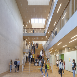 مدرسه متوسطه Konrad Lorenz: بازسازی مدرن و دوست داشتنی 