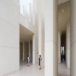 کلیسای 100 دیواری در سبو: معماری مقدس و تجربه تبعید 