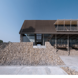 طراحی رستوران در نزدیکی رودخانه کوای یای (تایلند) 