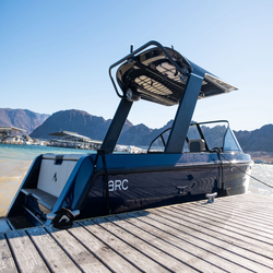 تجربه رانندگی با قایق الکتریکی Arc Sport در CES 2025 