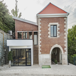 بازسازی و تغییر کاربری اصطبل اسب در پارک آب و آتش تهران