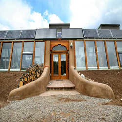 خانه های پایدار Earthship: آینده ای سبز برای معماری مدرن 