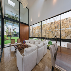 کازا نانو: پناهگاهی مدرن برای یک خانواده چهار نفره 