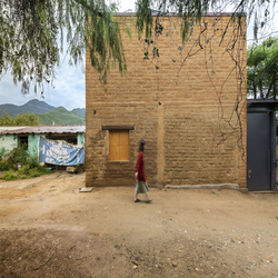 پروژه Plúmula: ترکیبی از هنر، ساختار و پایداری 