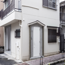 بازسازی خانه اسکلت فلزی: ایجاد فضایی ساده و غنی 