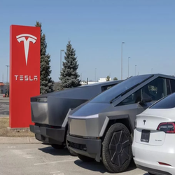 گزارش مالی تسلا در سه ماهه سوم 2025: رکورد تاریخی درآمد در کنار افت شدید سود