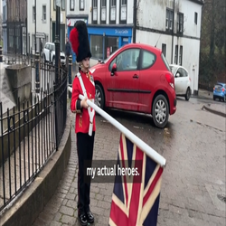 به یاد سربازان: قهرمانان کوچک، با الهام از گارد پادشاه 