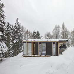 بازسازی خانه قدیمی در منطقه Mühlviertel: ترکیب چوب و شیشه برای پایداری و زیبایی