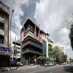 بازسازی و نوسازی خانه و دفتر کار: پروژه ای مدرن در قلب بانکوک 