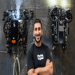 چگونه یک مهندس رباتیک 33 ساله استارتاپ خود را به شرکتی 633 میلیون دلاری تبدیل کرد؟ 