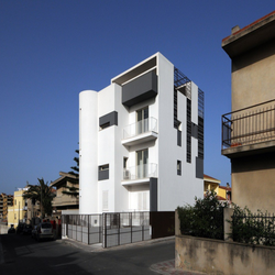 بازسازی خلاقانه و معاصر Condominio CH 