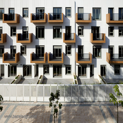 پروژه ساختمانی مدرن: ساختمان 4 طبقه با امکانات ویژه 