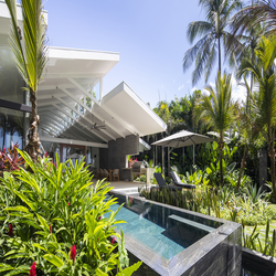 خانه ای در ساحل مرکزی اقیانوس آرام کاستاریکا: طراحی و معماری منحصر به فرد 