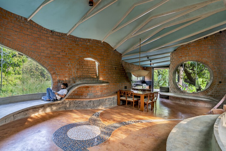 Asmalay House / Blurring Boundaries - Interior Photography, Chair, Beam
